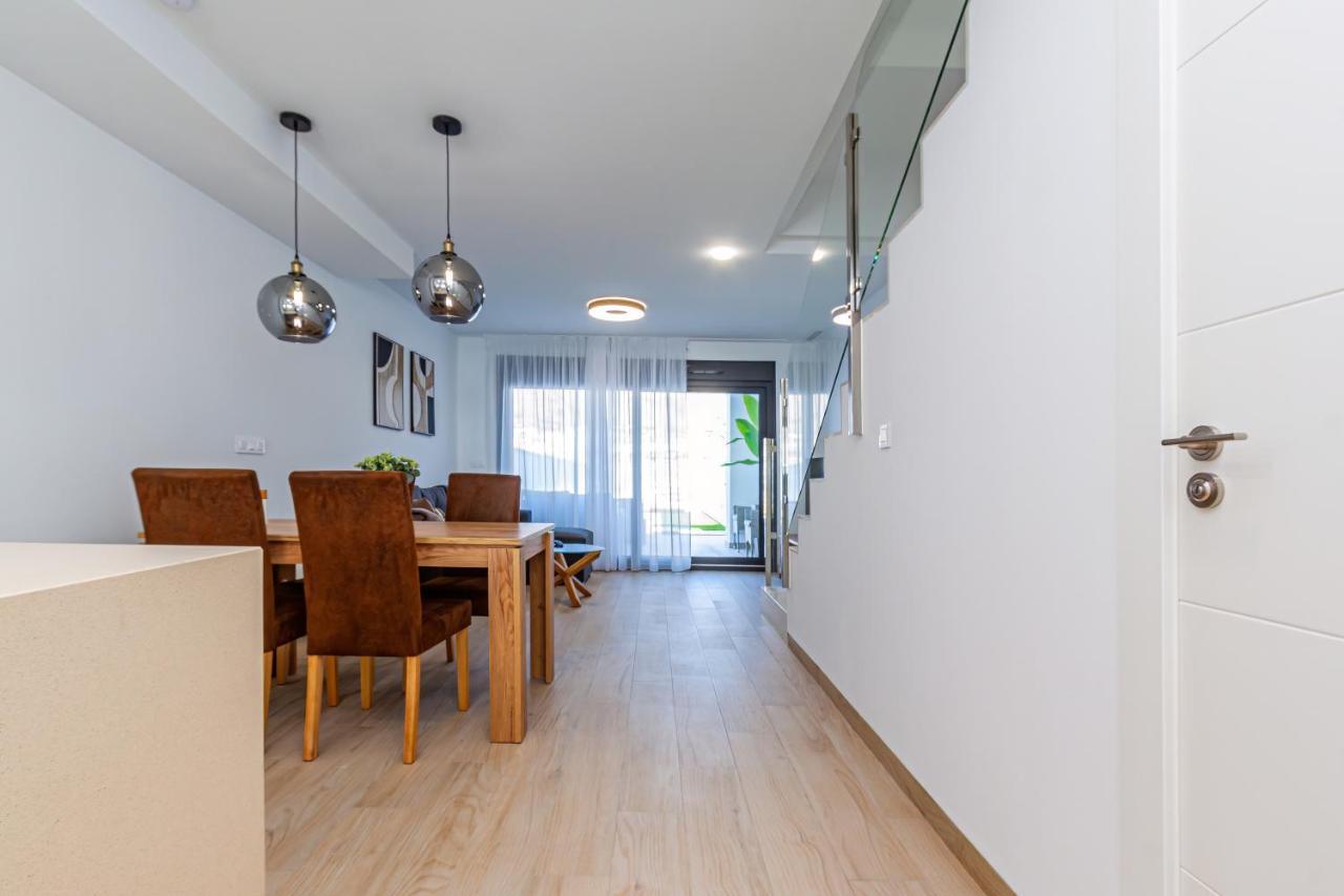 פינסטראט Panoramic Private Pool Home מראה חיצוני תמונה